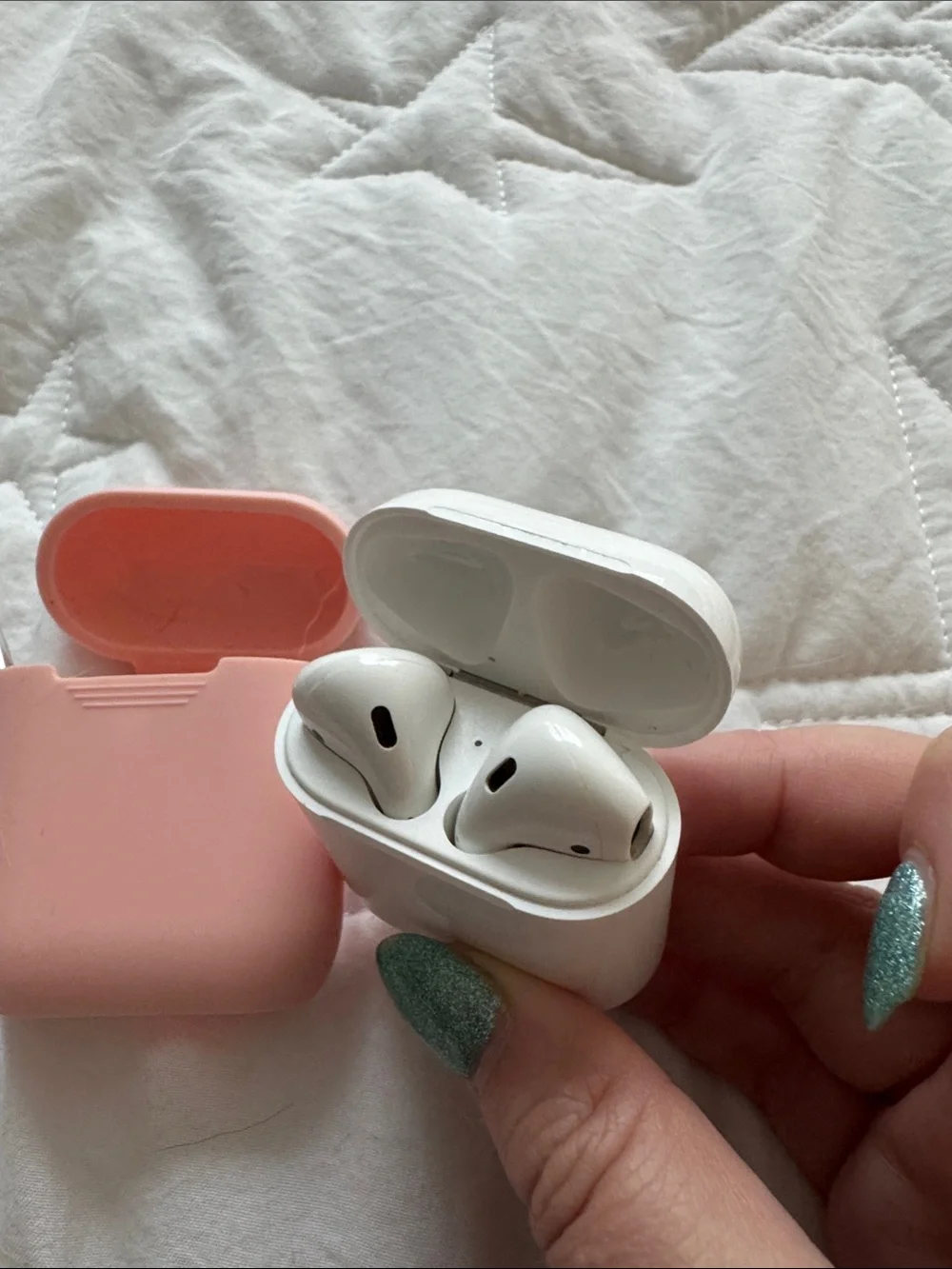 Apple genuine wireless